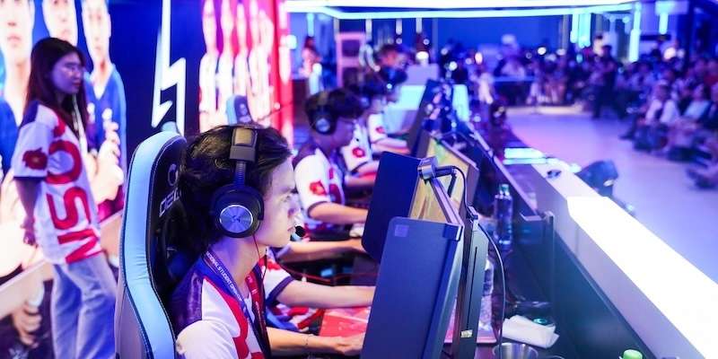 ESport là sân chơi sôi động, thu hút nhiều người tham gia nhất
